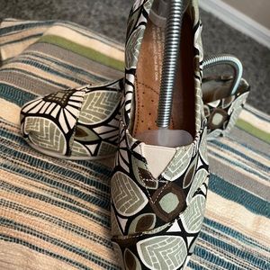 Toms alpargata shoes. Brand new size 8.5